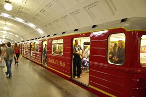 Тематические поезда метро в Петербурге. 03