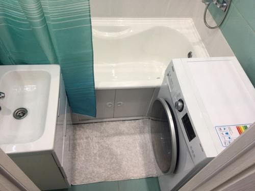 У многих видел такую плитку, на оценку такой вариант. 04