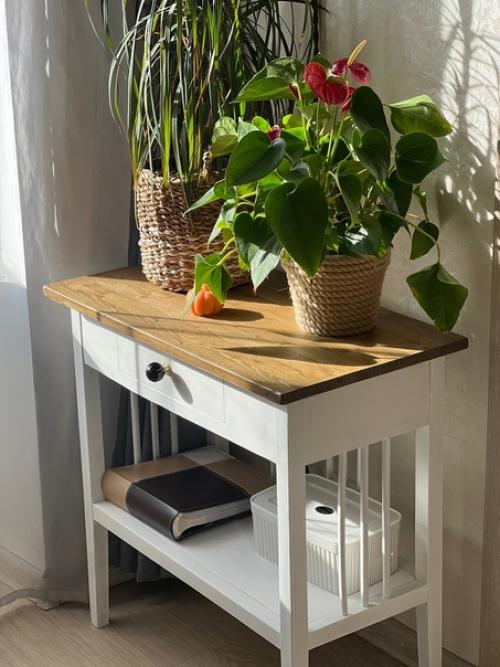 Консольный столик. Несчастный товарищ был найден в Бутике, в плачевном состоянии и умолял о помощи. 04