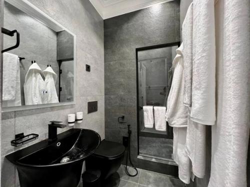 Дизайнерский ремонт, площадью 42 кв. 06