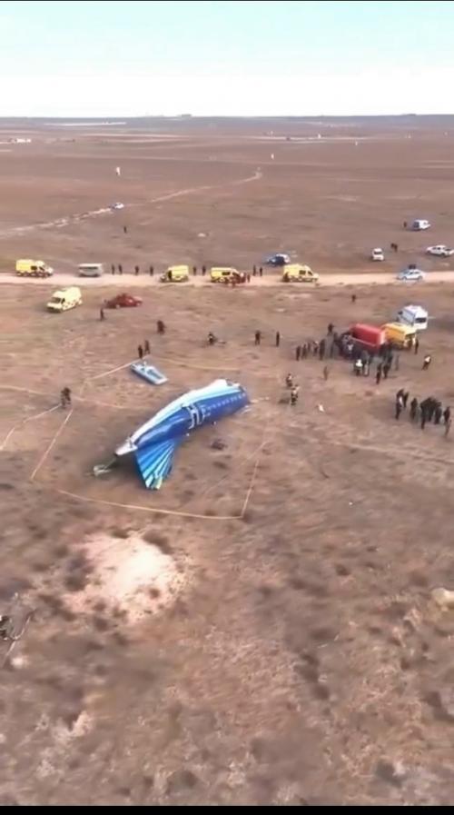 Самое безопасное место в самолёте с точки зрения выживаемости при крушении - это хвостовая часть салона. 01