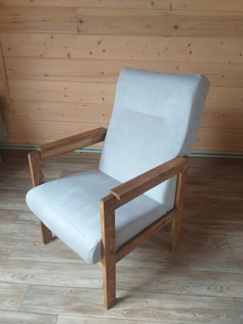 Всем здравствуйте!  Не знаю, кто производитель данного кресла, ко мне их попало 2. 04