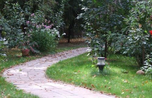 6 способов визуально увеличить маленький садовый участок. 02 6 способов визуально увеличить маленький садовый участок. 02