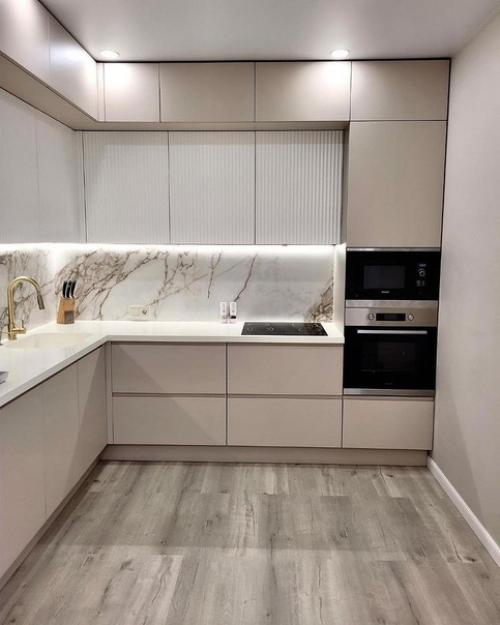 А вот и наша кухня сразу после монтажа. 02