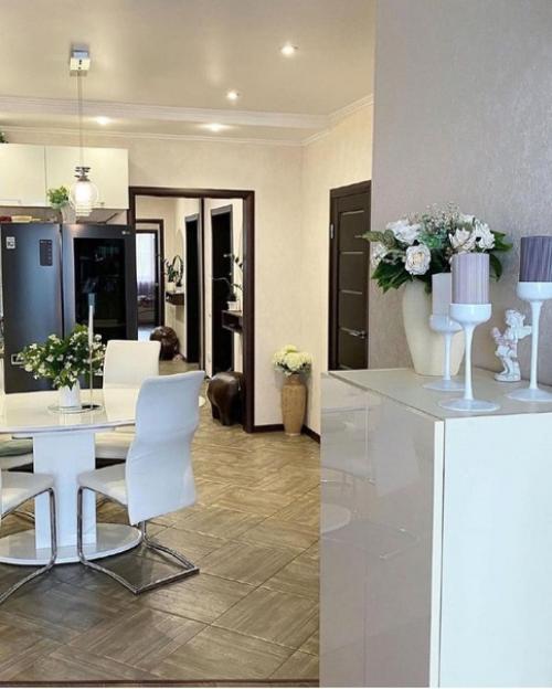 Вот такая уютная квартира получилась. 09