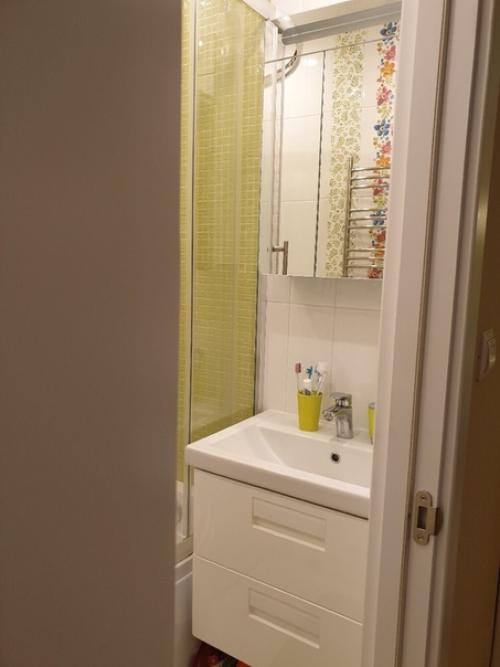 Сделали туалет и ванную в одном стиле. 04