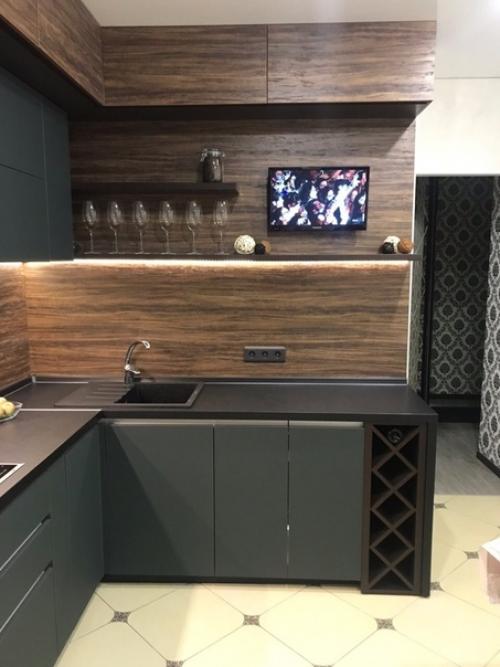 Лаконичный дизайн угловой кухни. 01