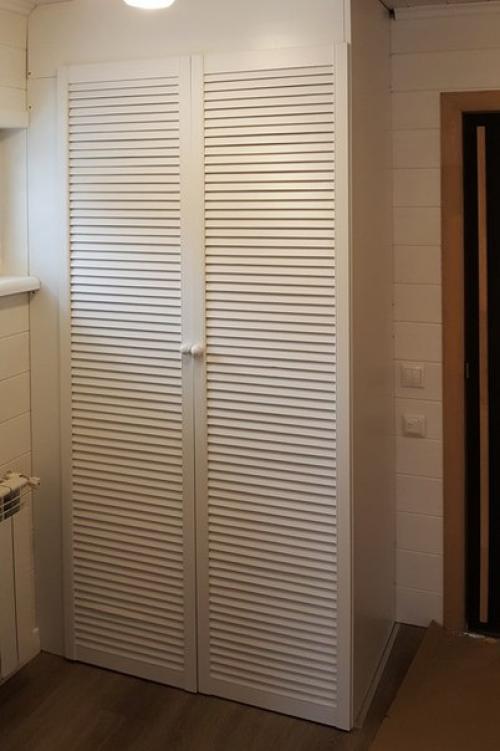 Комбинированная лестница из лиственницы и сосны. 03