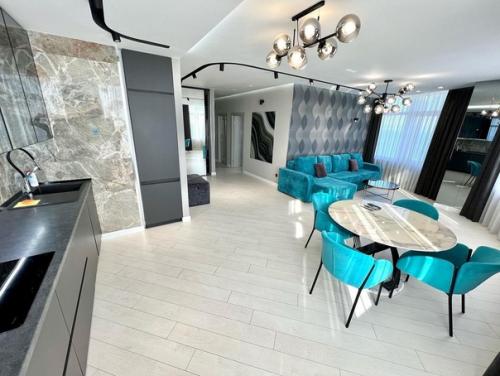 Вот такая красота и теперь мы продаем была. 01