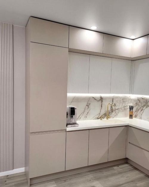 А вот и наша кухня сразу после монтажа. 07