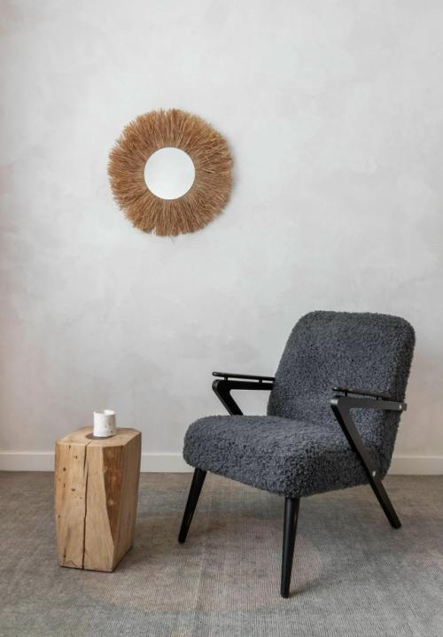 Этот дом выполнен в скандинавском стиле, где светлые, пастельные оттенки гармонично сочетаются с натуральными, фактурными материалами. 05