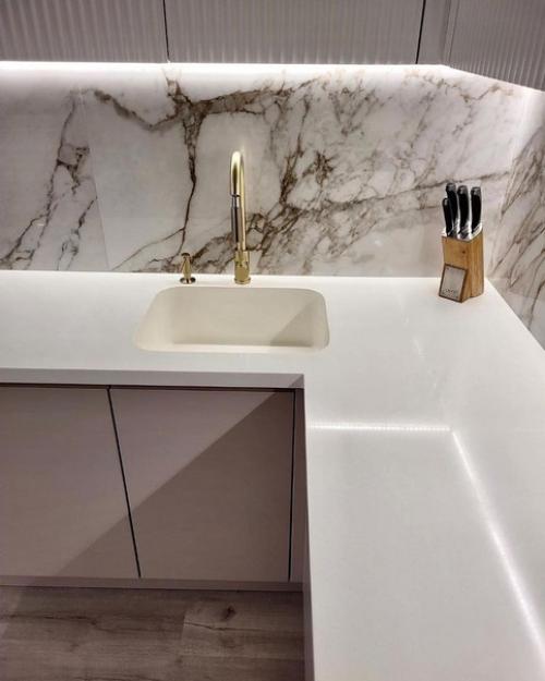 А вот и наша кухня сразу после монтажа. 05