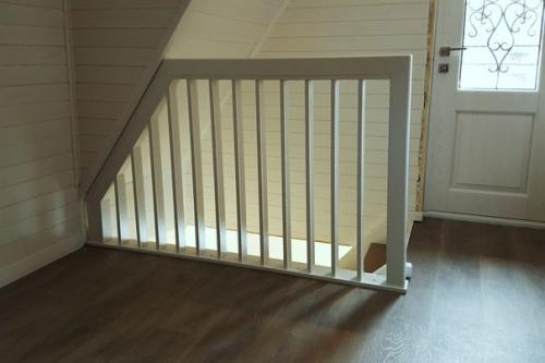 Комбинированная лестница из лиственницы и сосны. 05