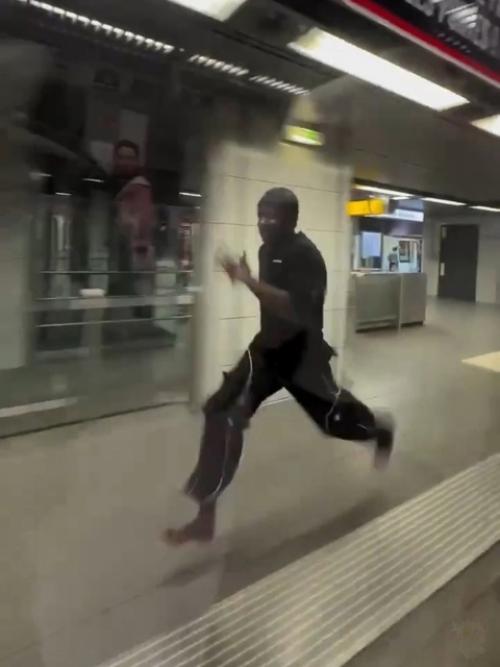 Пинок для Пробуждения. 02