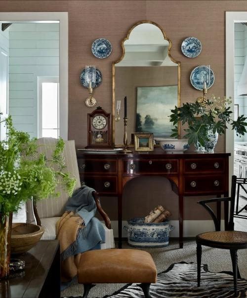 Домашний уютный интерьер, пропитанный теплом и воспоминаниями прошлого, словно тихо сопротивляется спешке внешнего мира. 02