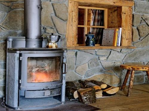 А как вам такой домик на дереве? 04