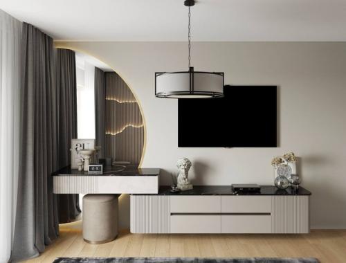 Спальня 14, 7 м 2 выполнена в теплой гамме, что делает ее с особенно согревающей и уютной. 03