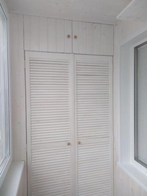 Отделка балкона, обшивка вагонкой и покраска пропиткой. 01