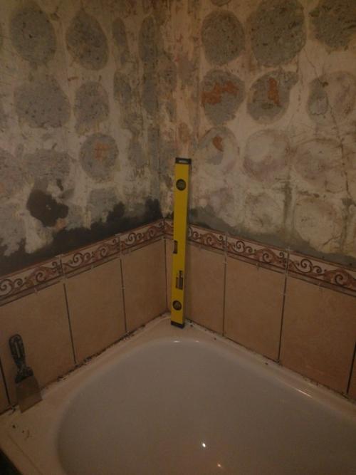 Осталась без маникюра но сделала сама ванную комнату. 04