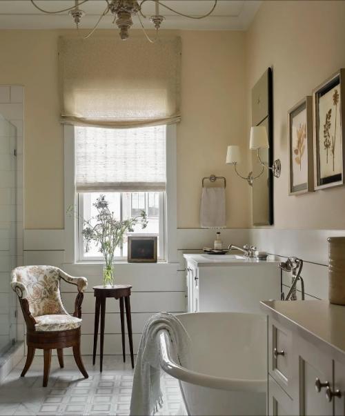 Домашний уютный интерьер, пропитанный теплом и воспоминаниями прошлого, словно тихо сопротивляется спешке внешнего мира. 01