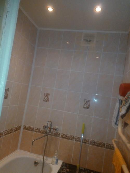 Осталась без маникюра но сделала сама ванную комнату. 06