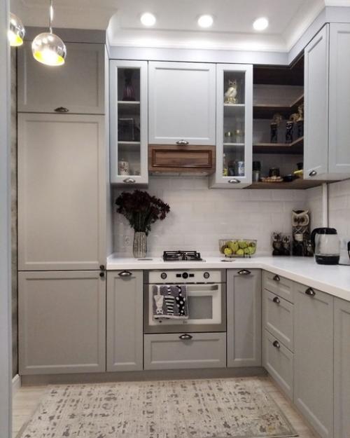 Небольшая кухня 5 кв. 01