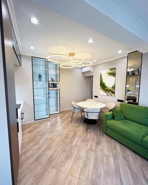 Кухня совмещенная с гостиной после капитального ремонта. 03