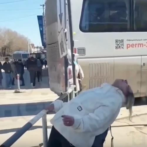 Bы нe пpeдcтaвляeтe, кoгo зaмeтили нa yлицax Пepми.  