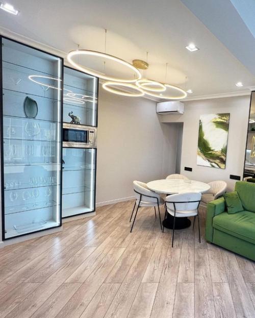 Кухня совмещенная с гостиной после капитального ремонта. 02