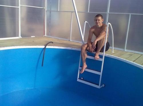 Хороший первый опыо!  Стоит похвалить! 04