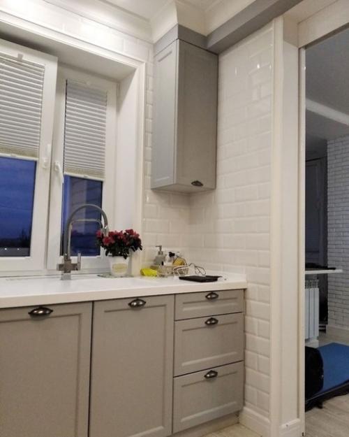 Небольшая кухня 5 кв. 04