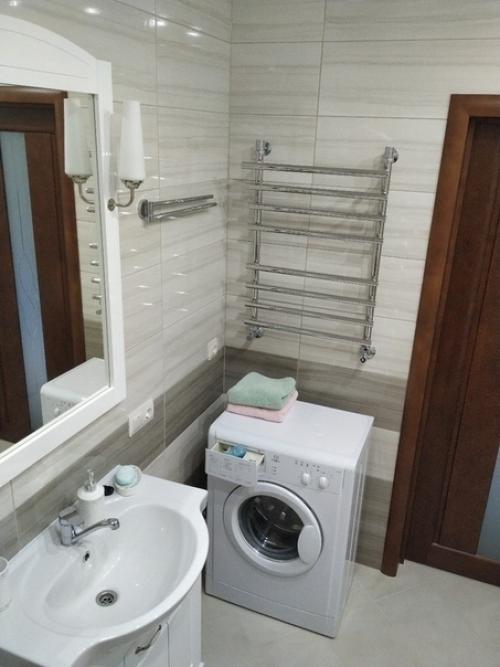 И наш ремонт в ванной покажу. 02