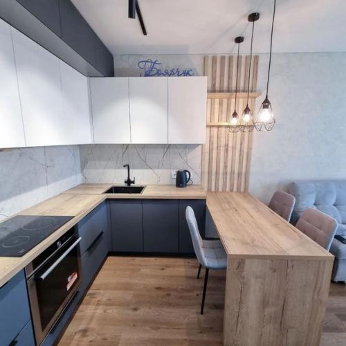 Можем показать вот такую кухню. 03