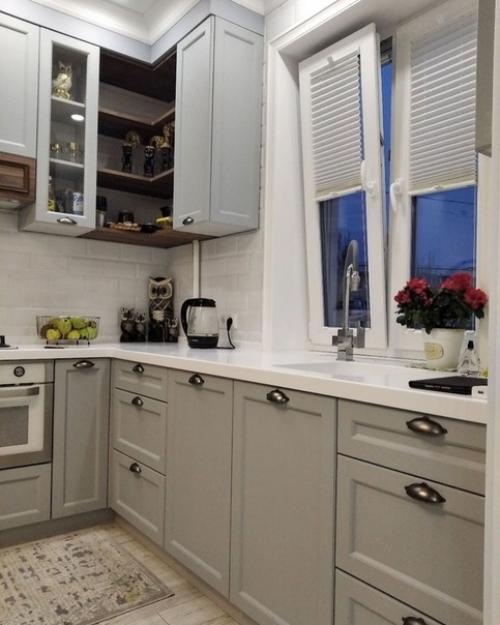 Небольшая кухня 5 кв. 03