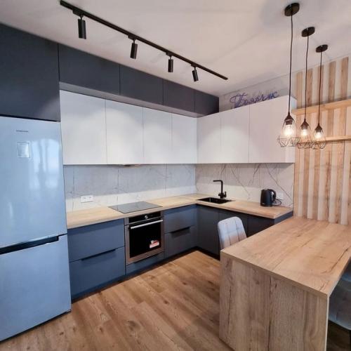 Можем показать вот такую кухню. 04