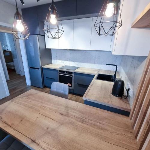 Можем показать вот такую кухню. 01