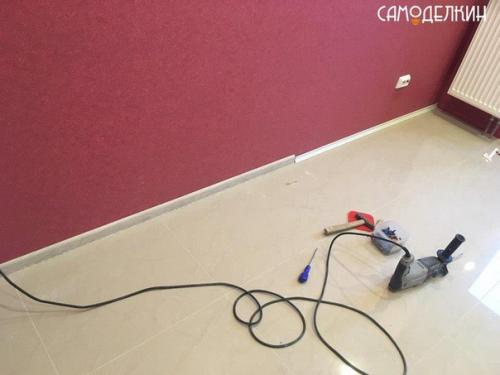 Вот и закончил квартиру, последним этапом была поклей - ка обоев в кухне. 04