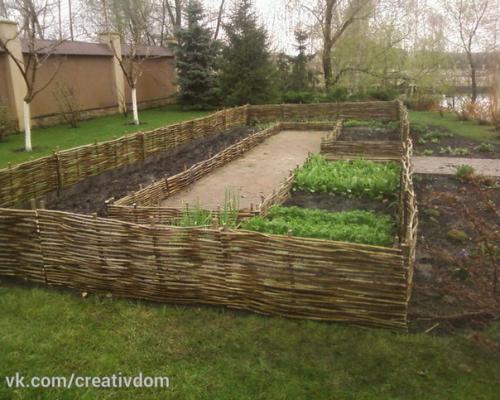 Плетеные оградки для клумб. 02