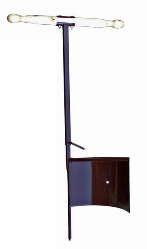 Чудо - лопата.  Конструкция отличается от обычной лопаты нетрадиционным расположением лемеха - сбоку от держателя. 02