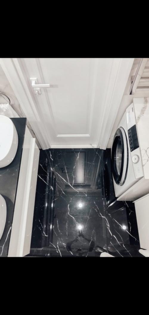 Ванная комната. Две раковины, потому что двое деток. 06