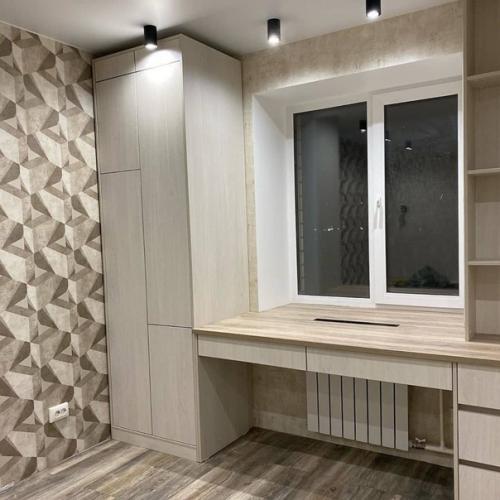 Оборудовали рабочее место в детской комнате. 03