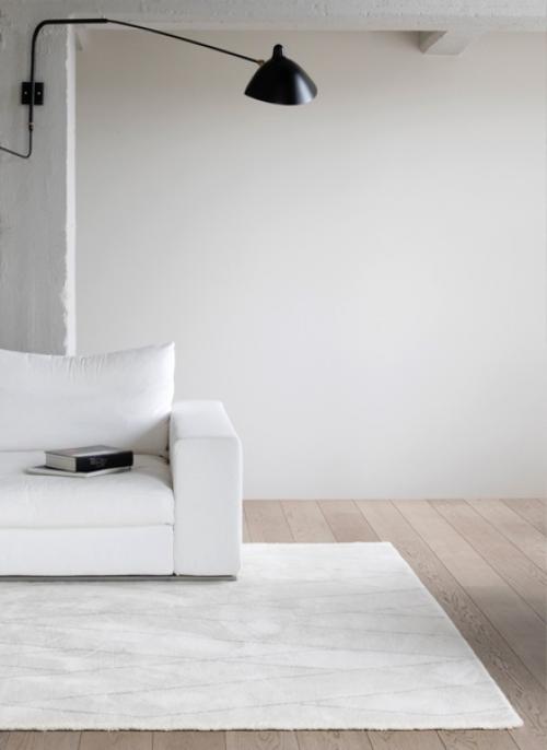 Я люблю минимализм в дизайне интерьера, но для многих он слишком сдержанный, скупой и скучный. 04