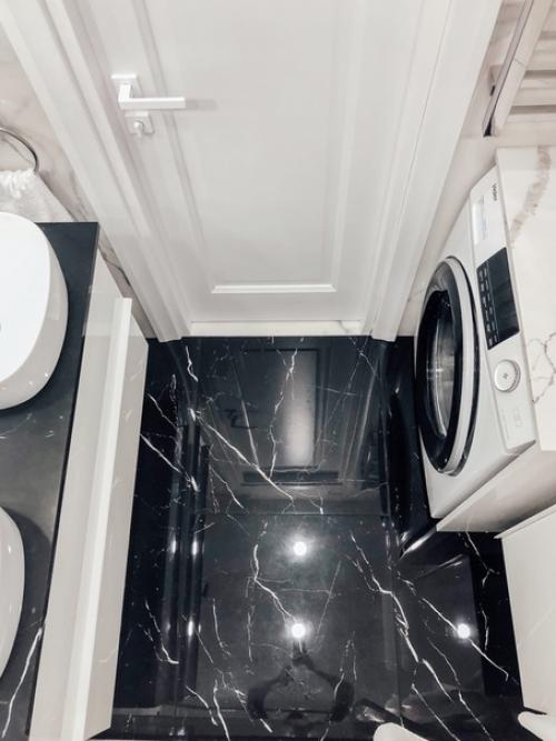 Ванная комната. Две раковины, потому что двое деток. 04