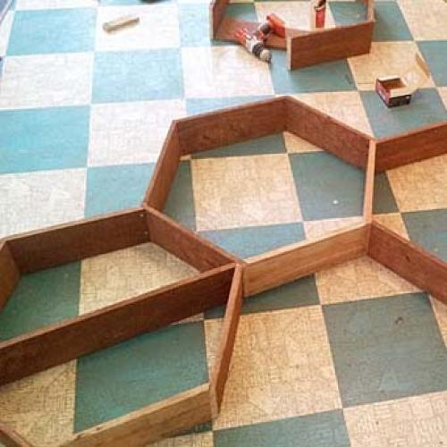 Необычные полки - соты своими руками. 06