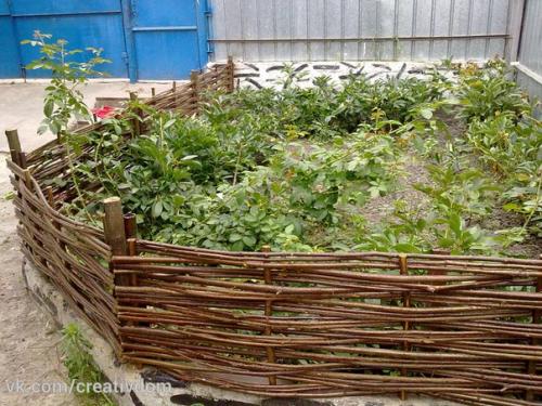 Плетеные оградки для клумб. 03