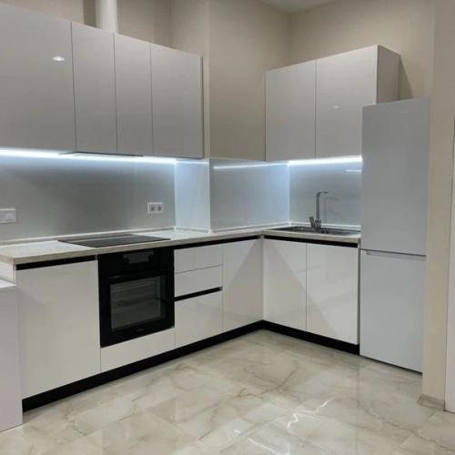 Закончили ремонтировать небольшую квартиру, площадью 44 кв. 04