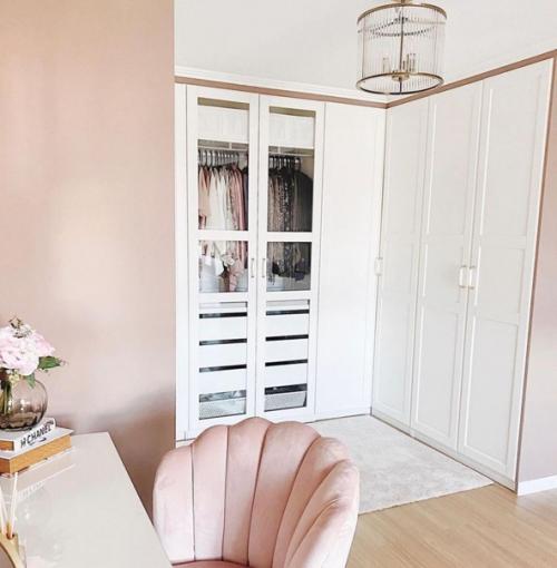 Спальня готова.  Решила сделать ее очень светлой и нежной. 06