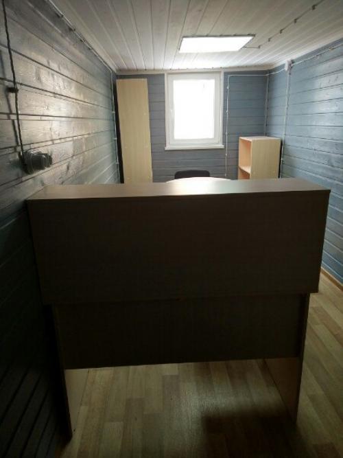 В загородном поселке, была задача, из старого вагончика сделать офис для товарищества собственников. 02