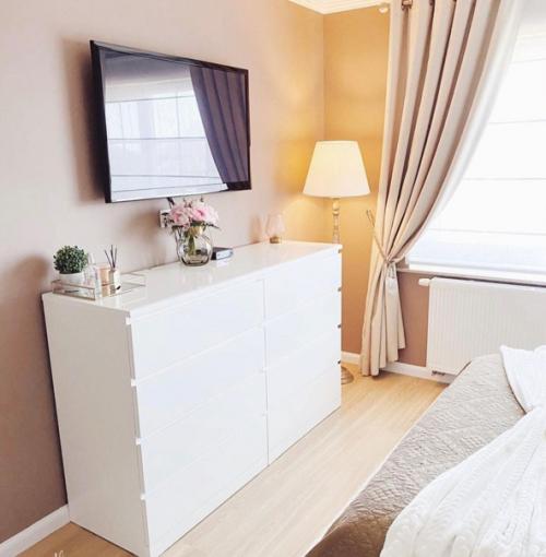 Спальня готова.  Решила сделать ее очень светлой и нежной. 05