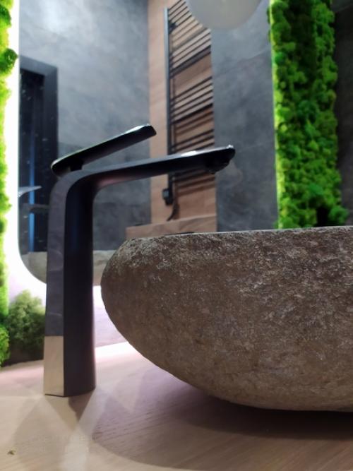 Оригинальное исполнение санузла в эко - стиле. 01